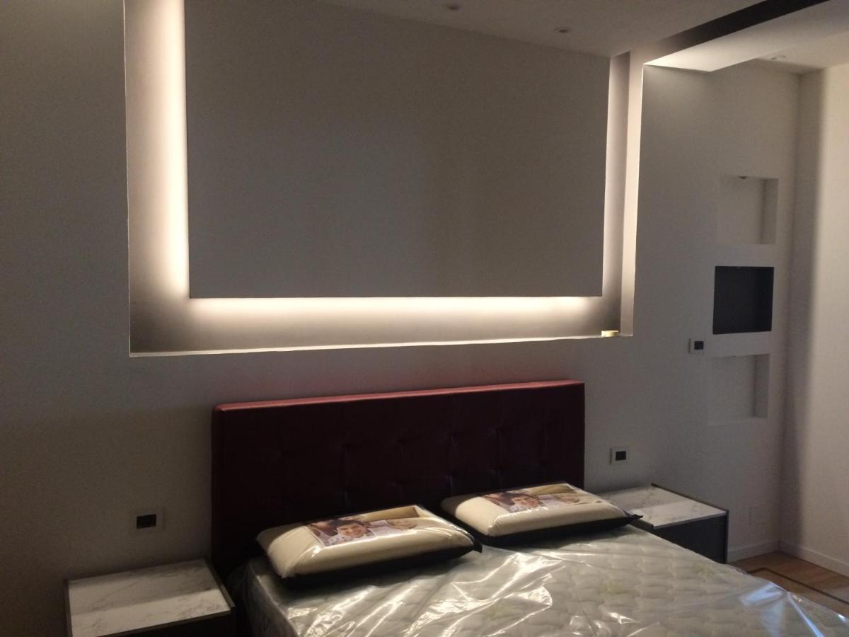 Bilocale_Torino_Deluxe Apartamento Quarto foto